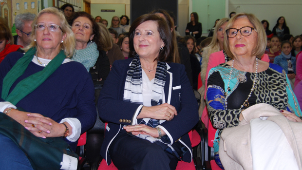 La Junta destaca el papel de la mujer para celebrar en los colegios el Día de Andalucía