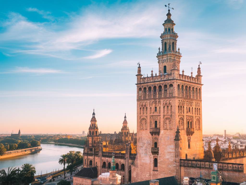 Sevilla turismo: qué ver y hacer en la ciudad andaluza